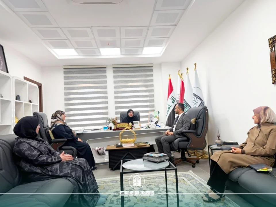 العميدة تترأس الاجتماع الدوري لرؤساء الأقسام العلمية والمقررات لمتابعة الشؤون العلمية والإدارية