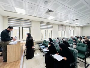 السيدة عميدة كلية الصيدلة، أ. د. نور هاتف الدباغ، تجري جولة تفقدية لمتابعة سير الامتحانات النهائية للفصل الدراسي الثاني وللمراحل الجامعية