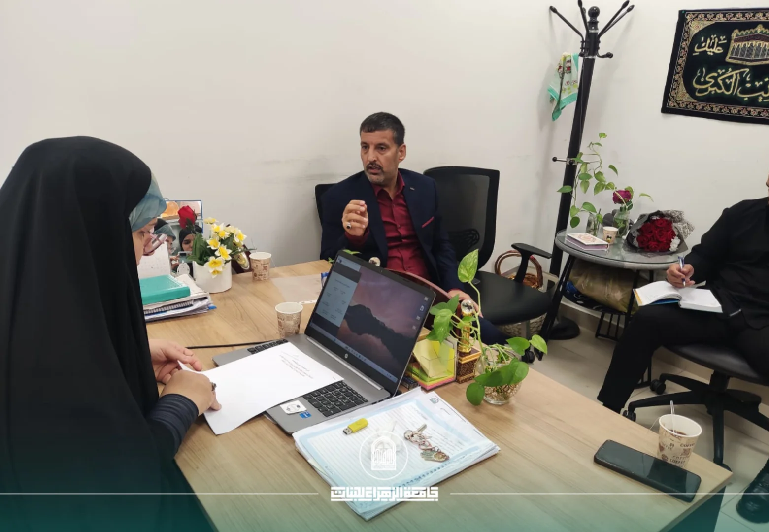 جامعة الزهراء تبحث سبل التعاون في مجال الإرشاد الجامعي