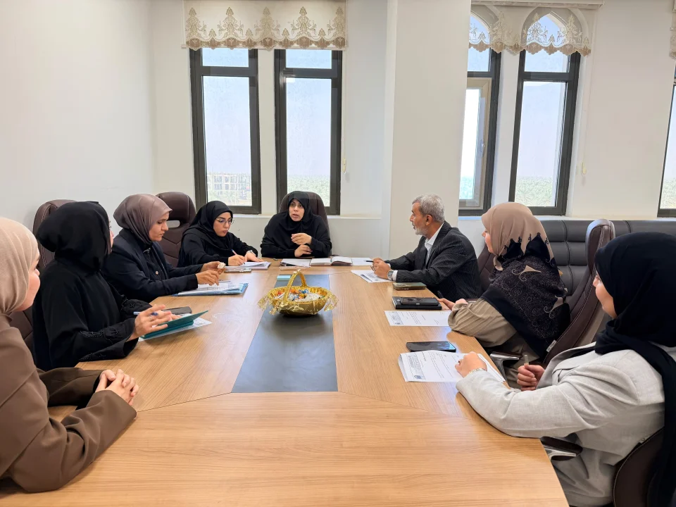 مجلس كلية التقنيات الصحية والطبية يناقش المتطلبات العلمية والإدارية للأقسام العلمية للعام الدراسي 2026–2027