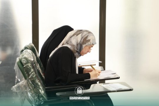 امتحان مشترك يعزز الرصانة العلمية بين جامعة الزهراء (عليها السلام) للبنات وجامعة الكوفة لطلبة كلية الصيدلة