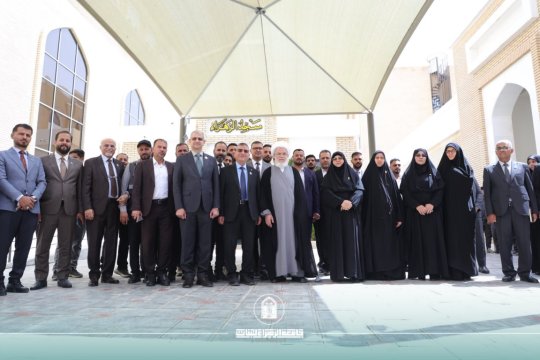 **The Dean Participates in Receiving the Representative of the Religious Authority at Al-Zahraa University for Women**