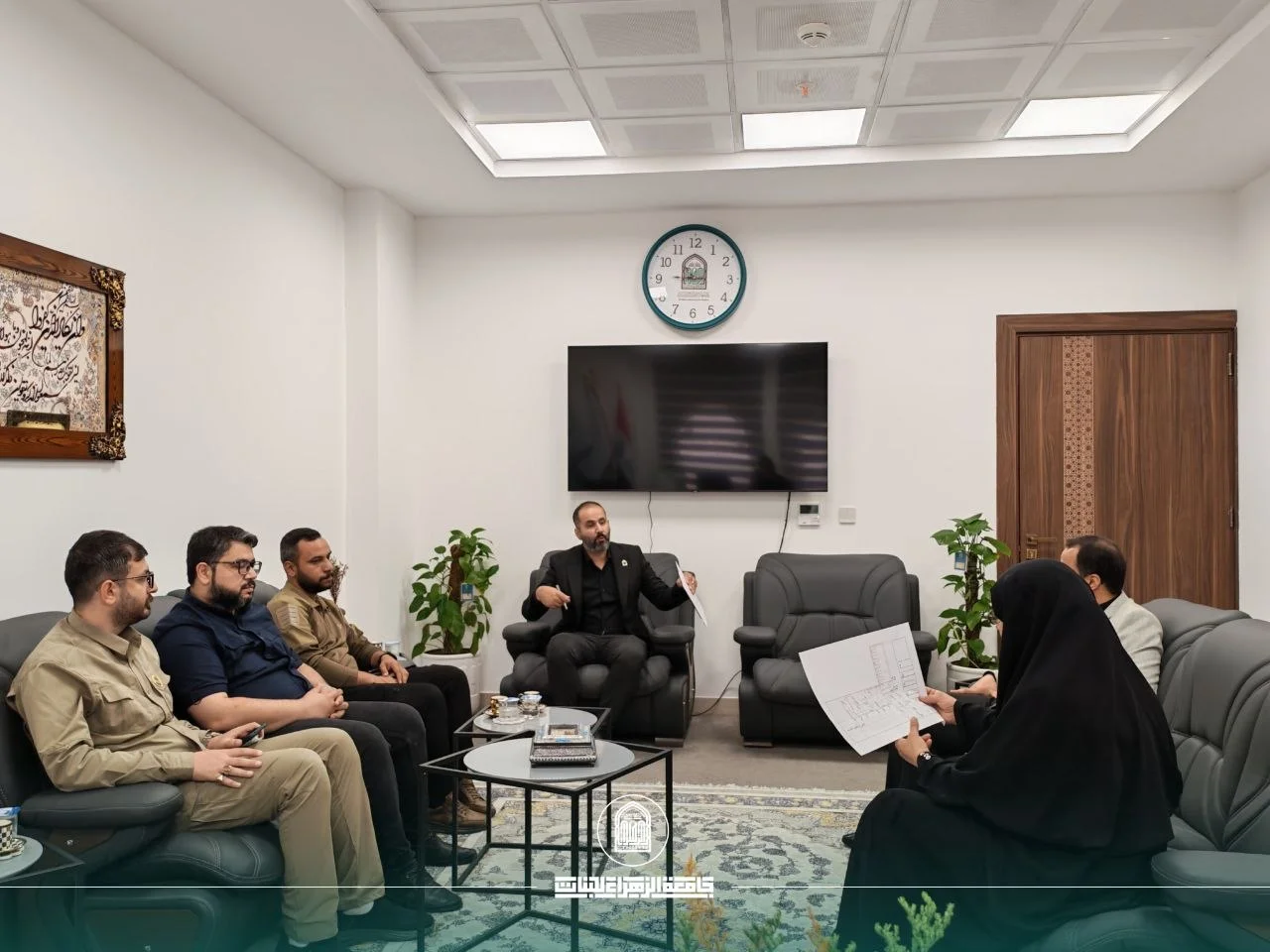 السيدة العميدة تستقبل وفدًا طبيًا من هيئة الحشد الشعبي استعدادًا لتقديم الخدمات الطبية في موكب الجامعة خلال زيارة الأربعين