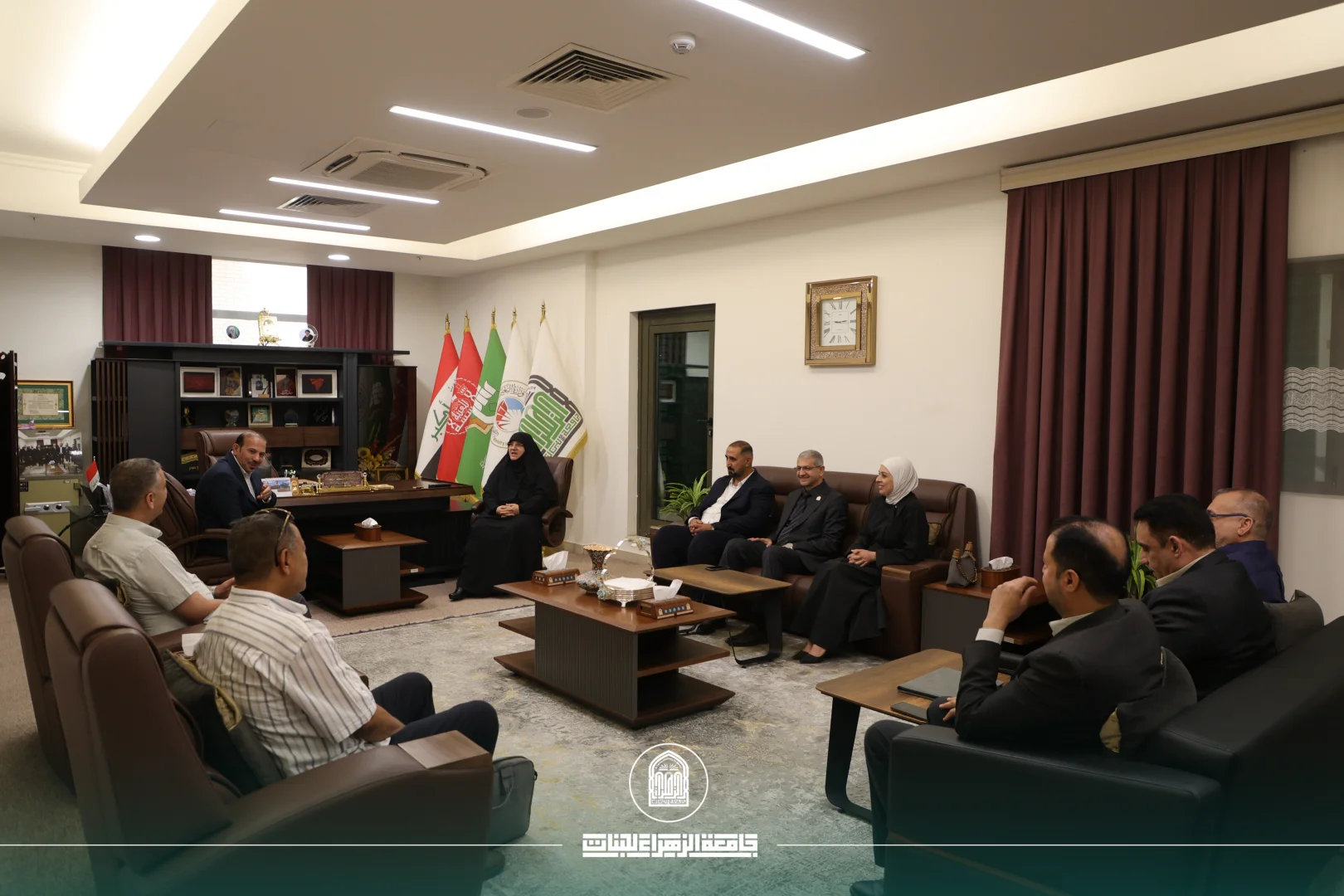 جامعة الزهراء تستضيف وفدًا بحثيًا للاطلاع على الإمكانات المختبرية المتوافرة