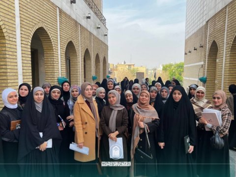 زيارة علمية لطالبات قسم اللغة الإنجليزية إلى مدرسة ريحانة الوارث لتعزيز الخبرات التدريسية