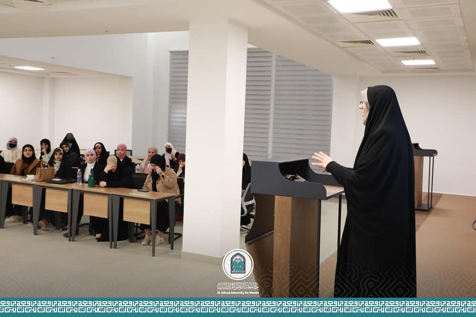 قسم اللغة الإنگليزية ينظم دورة عن اضطرابات القلق وتأثيرها في حياة الطالبات العملية والدراسية