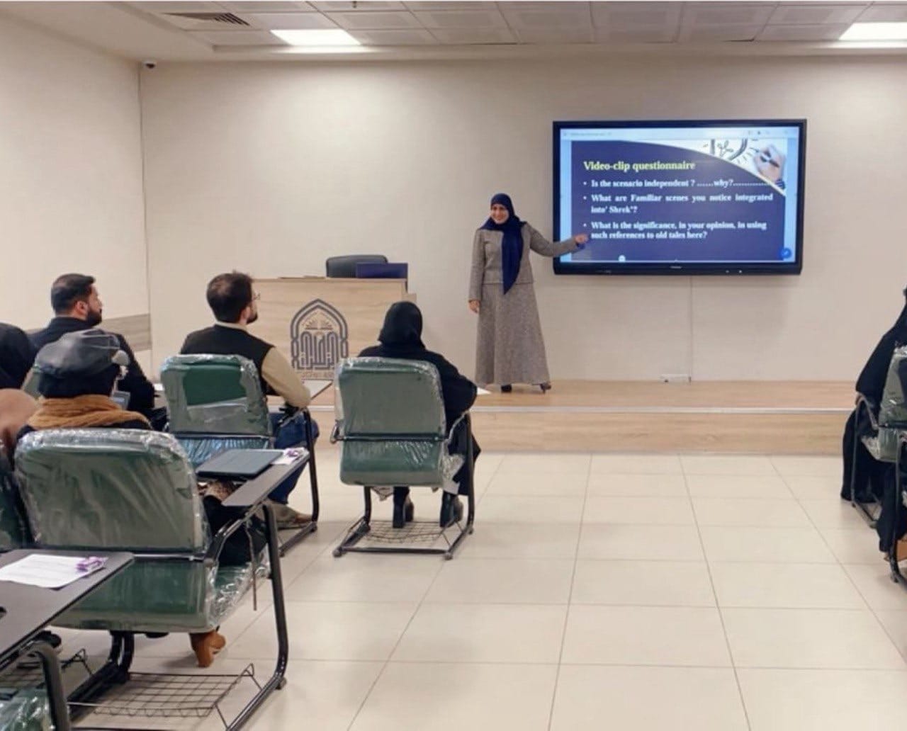 Department of English Language at Al-Zahraa University Holds Scientific Workshop on Intertextuality in Language