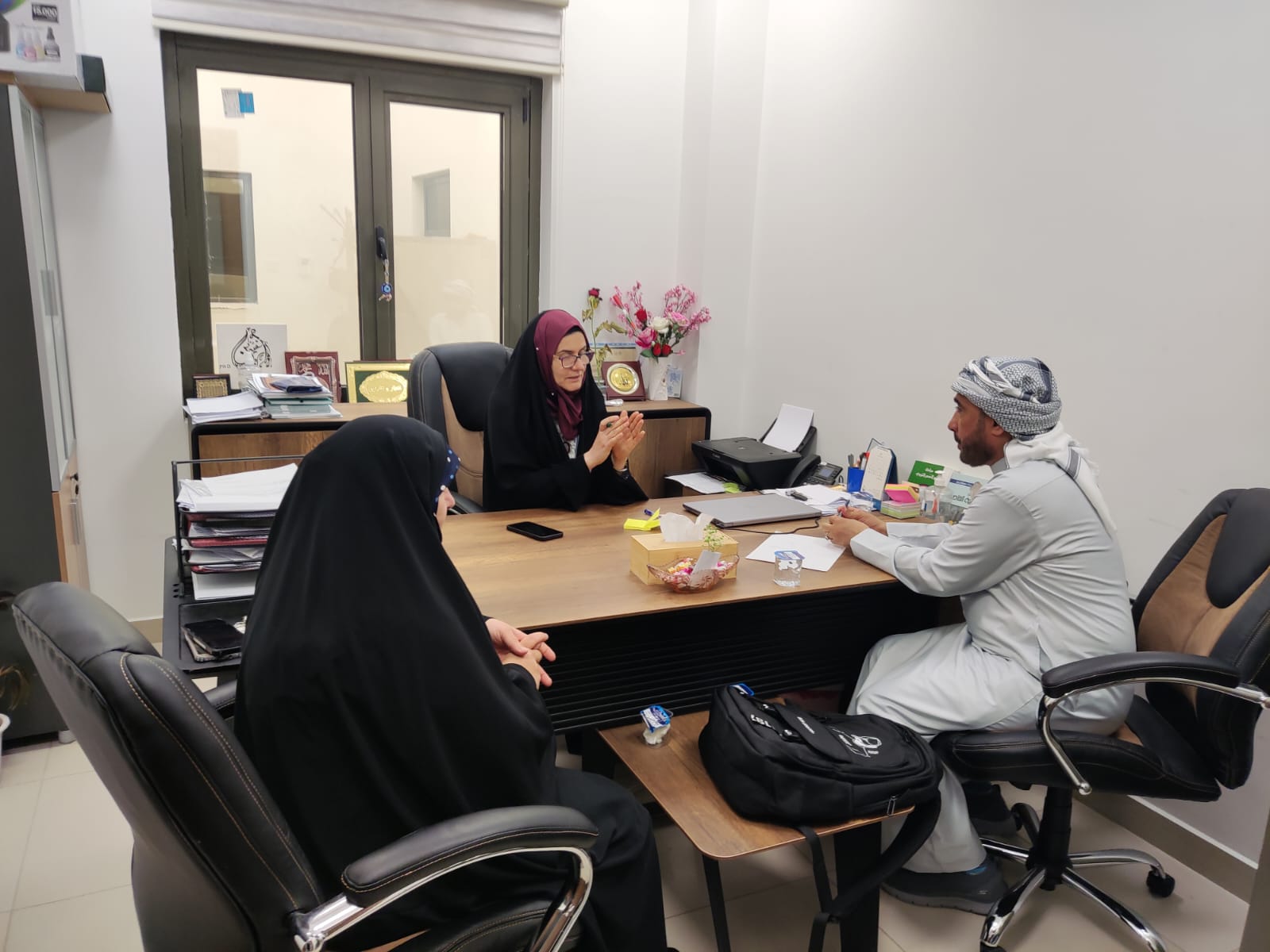 Dr. Mirza Al-Mutawa’ from Saudi Arabia Visits Al-Zahraa University