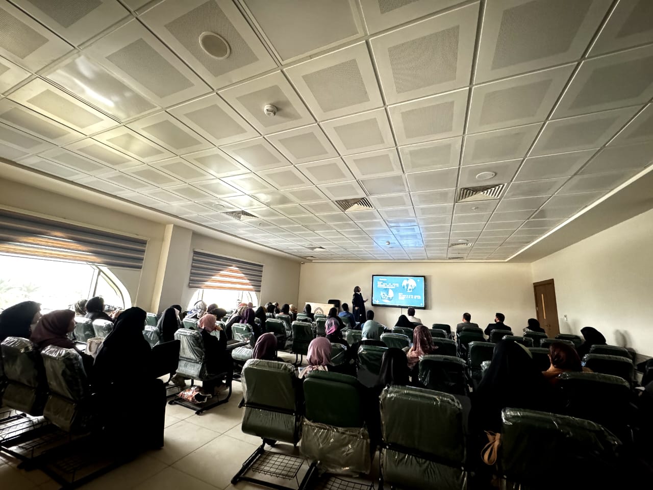 English Language Department Holds Workshop Entitled “Freud’s Canny Uncanny and Victor Shklovsky’s Defamiliarization”