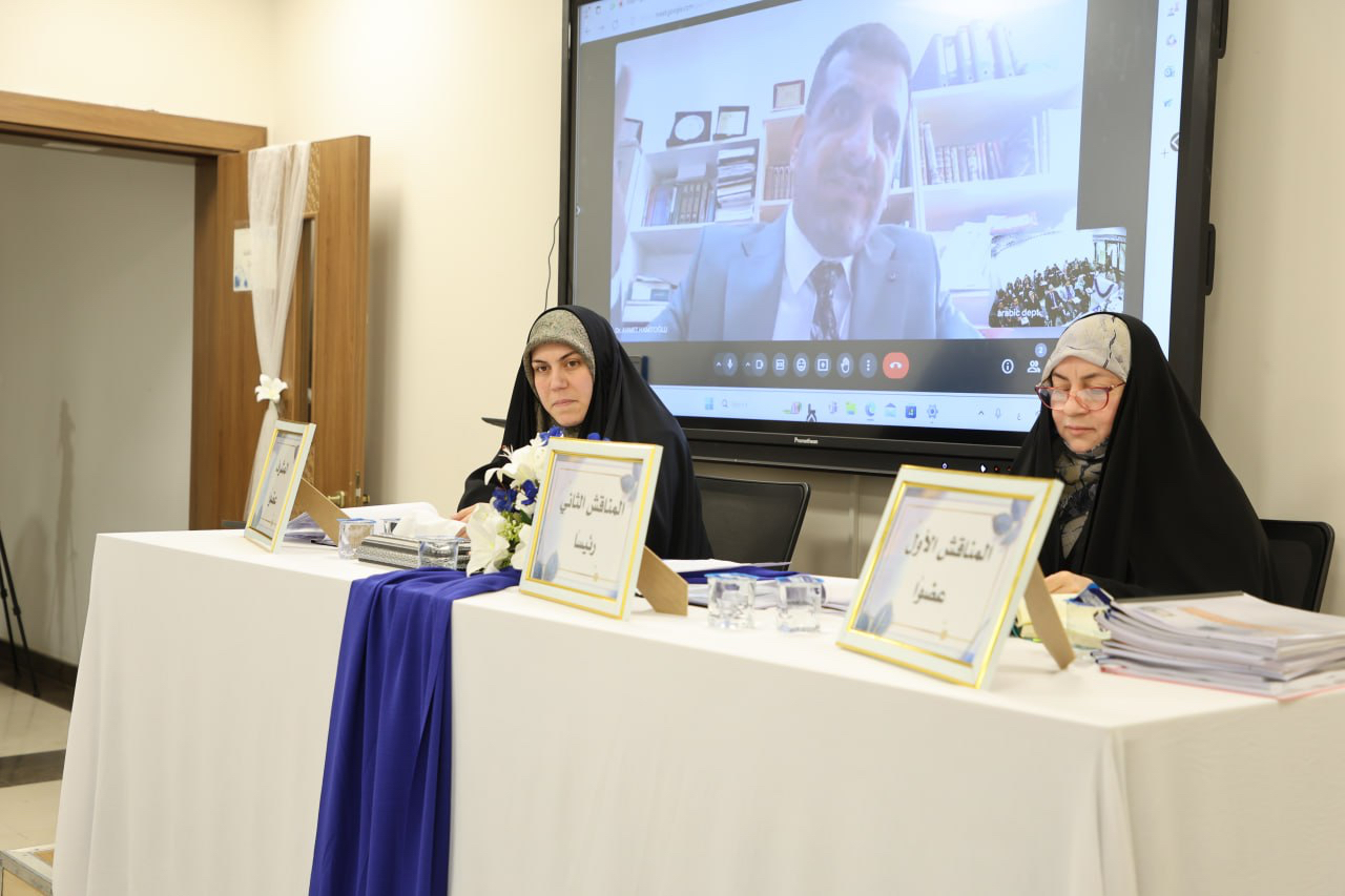 International Examiner Participates in Graduation Research Discussions for Fourth-Year Students of  Department of Arabic Language at Al-Zahraa University