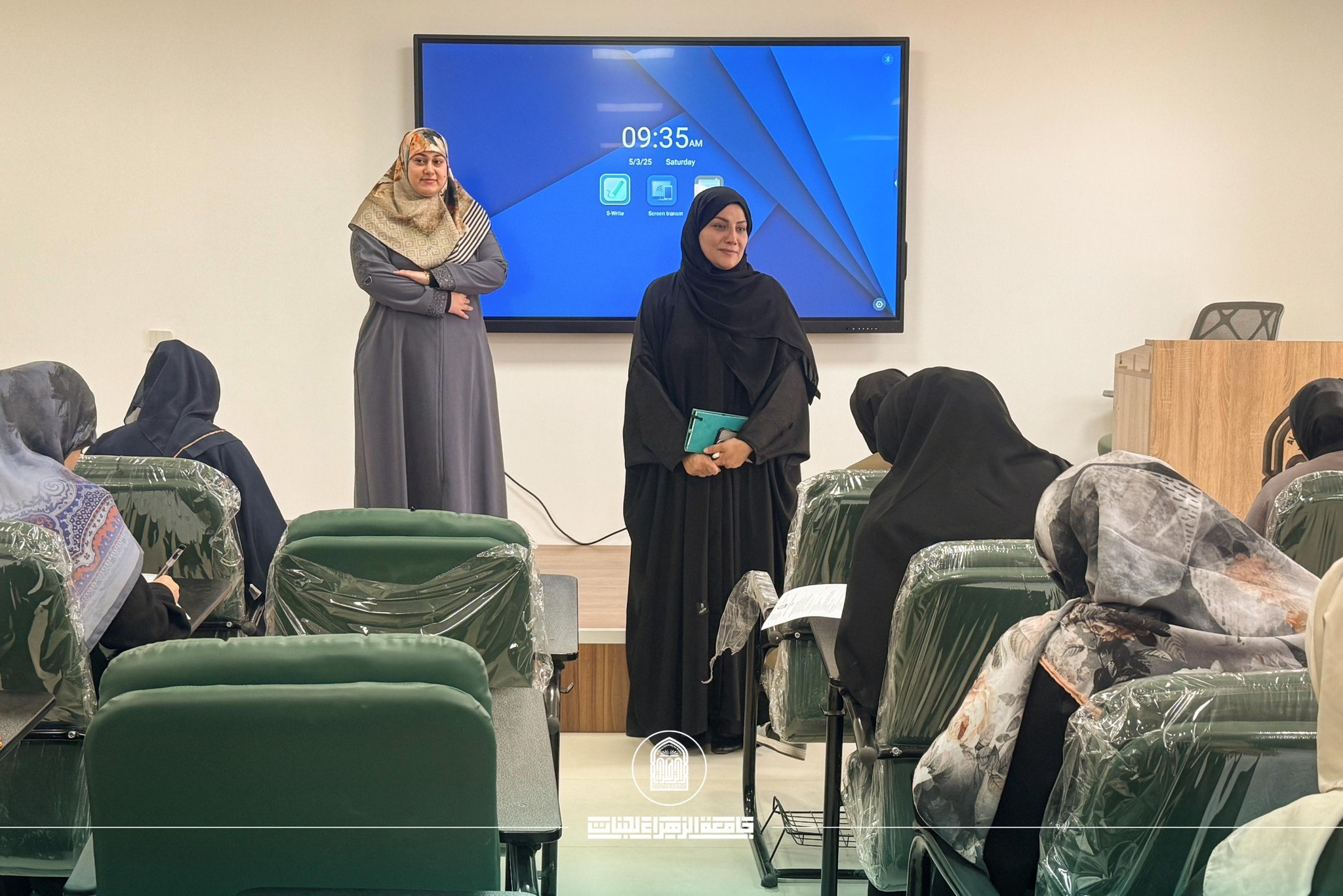 Dean of the College of Engineering and Information Technology Inspects Examination Halls and Emphasizes the Importance of Providing an Ideal Academic Environment