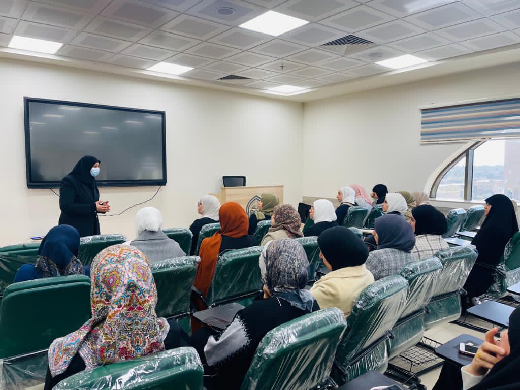 The Dean of the Faculty of Pharmacy Met With Administrative And Teaching Staff